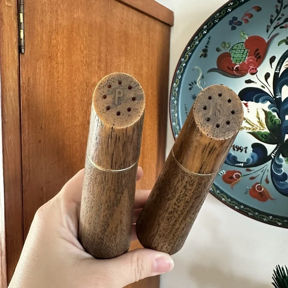Vintage Mid Century Modern Plastic‎ Wood Look Salt & Pepper Shakers Retro EUC